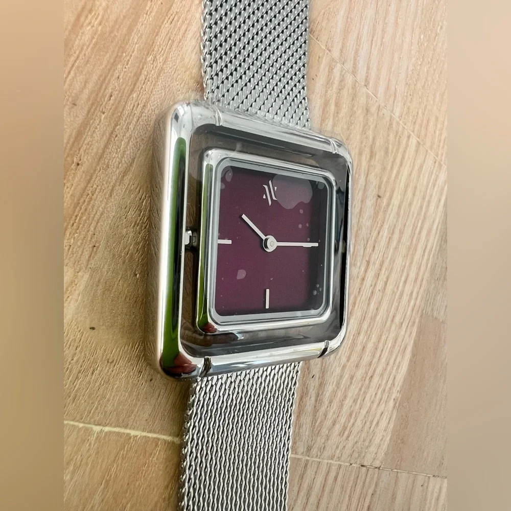 Vanna ladies Umbra ruby red silver tone stainless steel dress watch NEW BATTERY